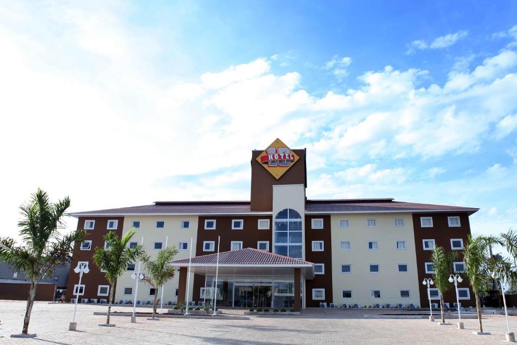 Hotel 10 Dourados Dış mekan fotoğraf