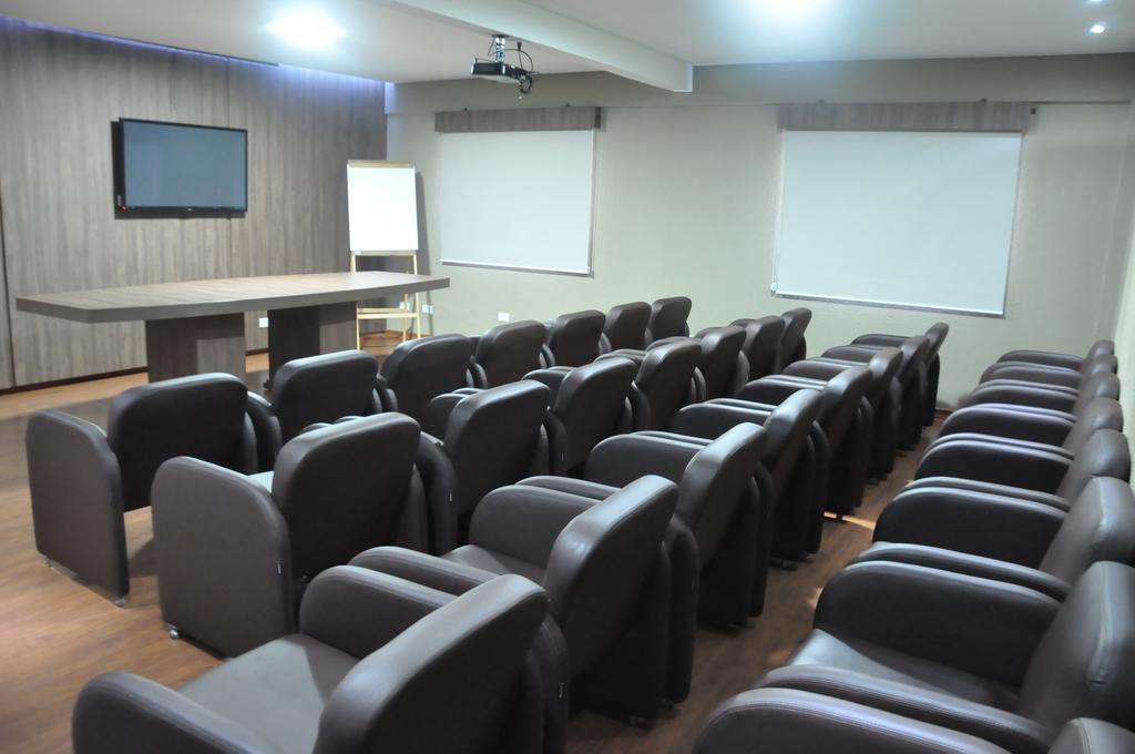 Hotel 10 Dourados Dış mekan fotoğraf