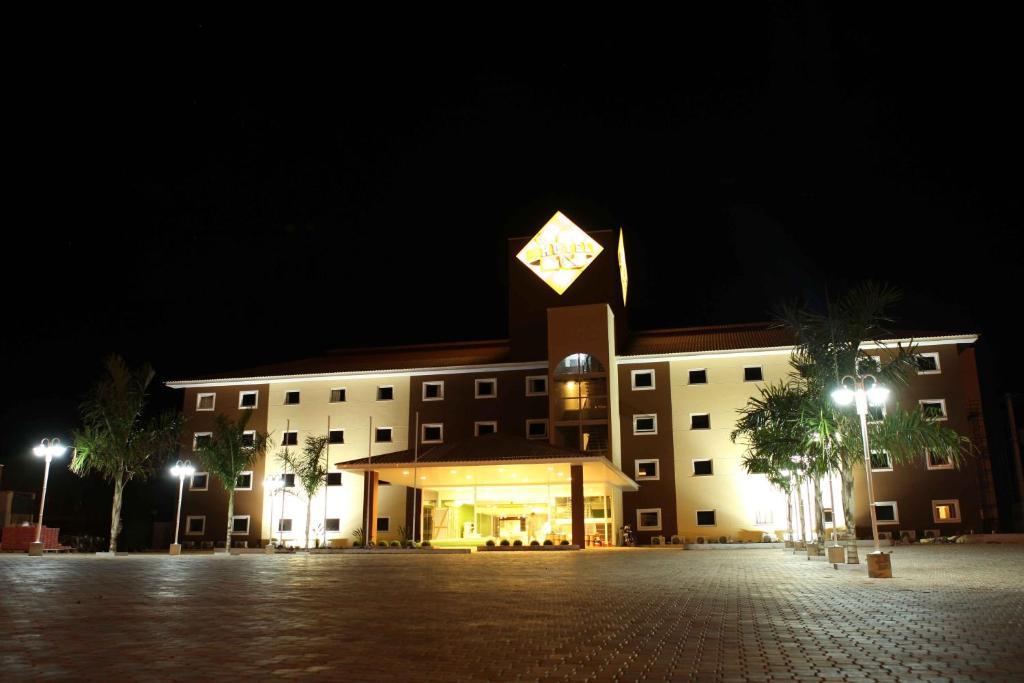 Hotel 10 Dourados Dış mekan fotoğraf