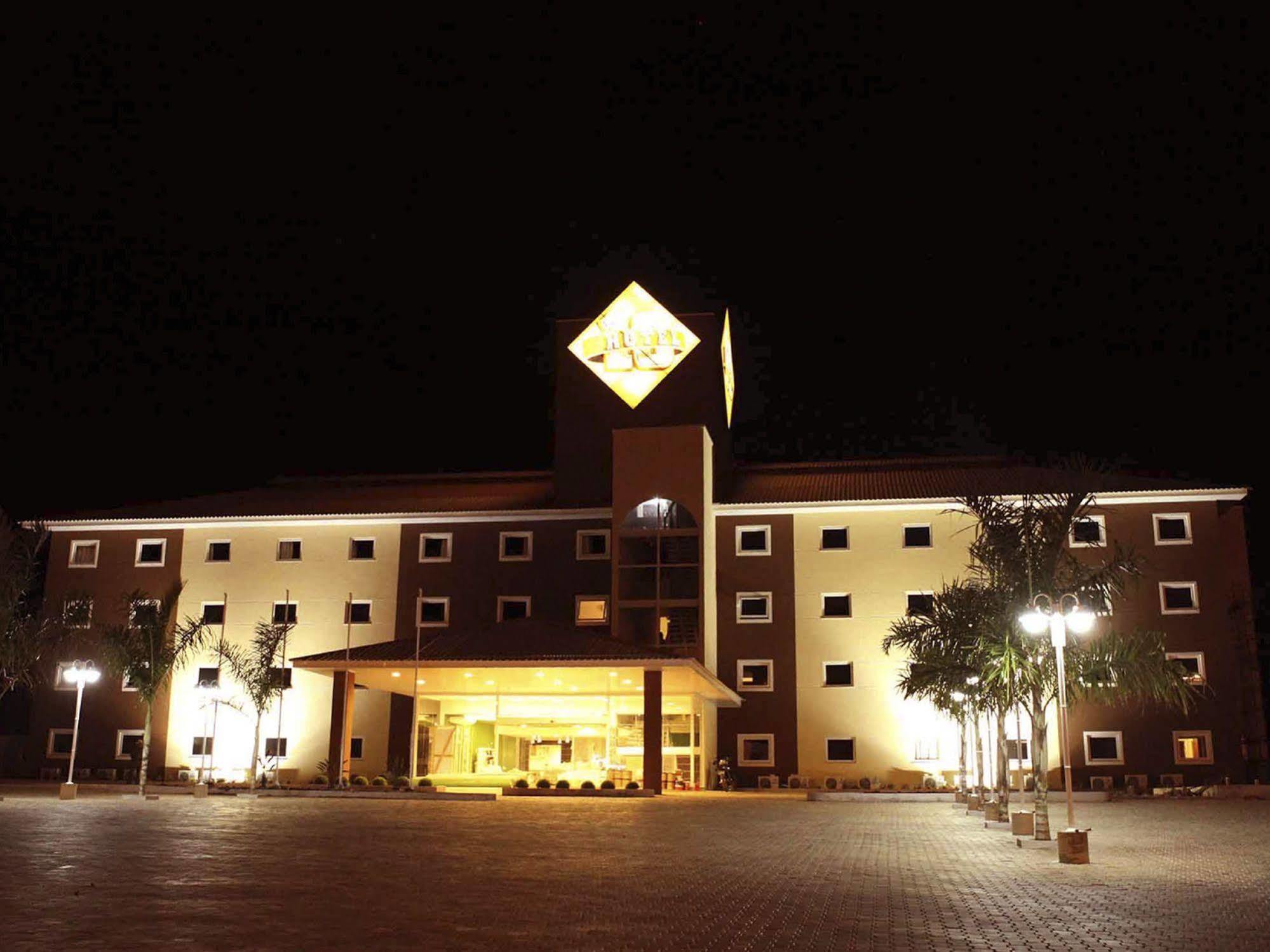 Hotel 10 Dourados Dış mekan fotoğraf