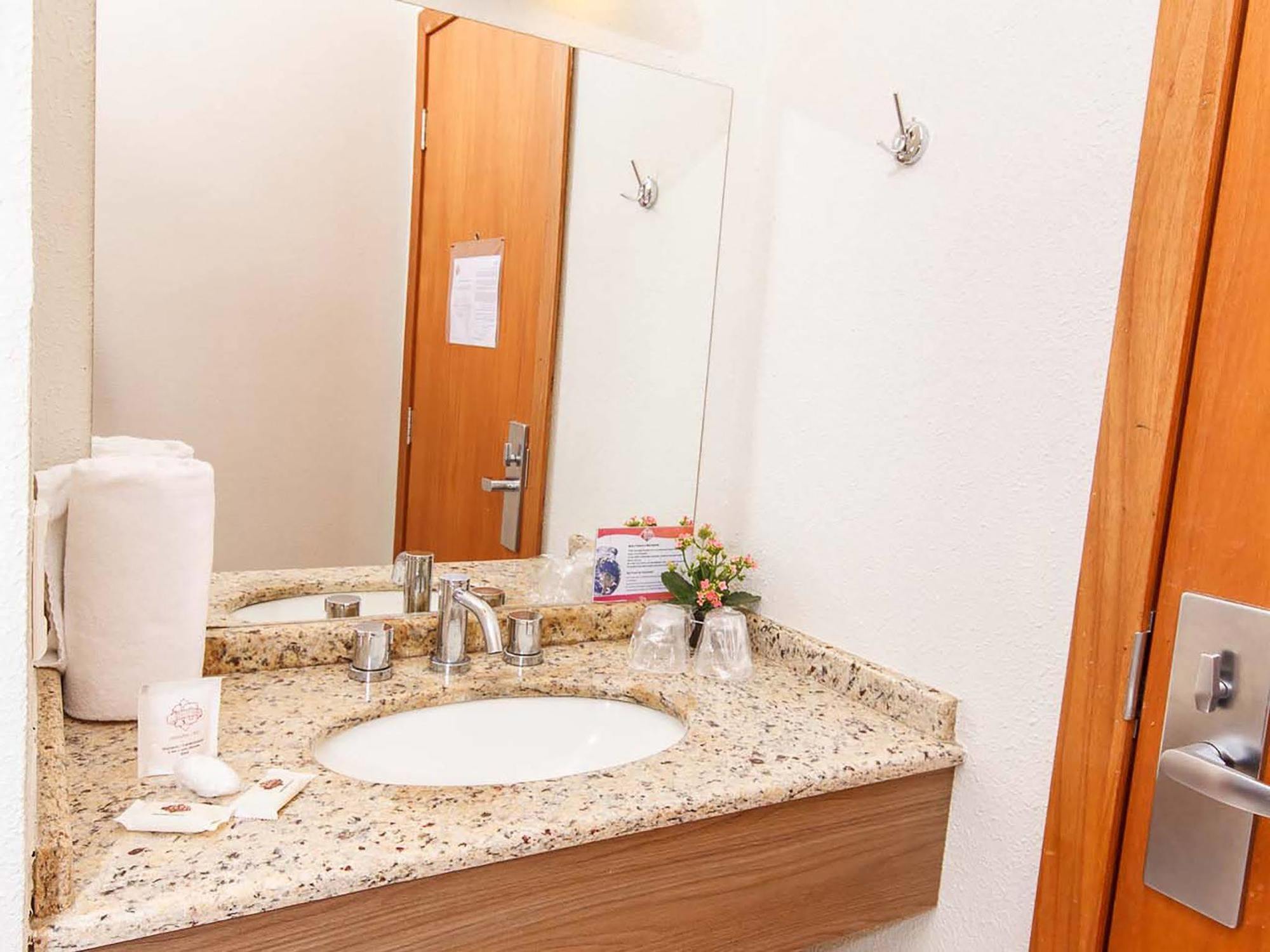 Hotel 10 Dourados Dış mekan fotoğraf