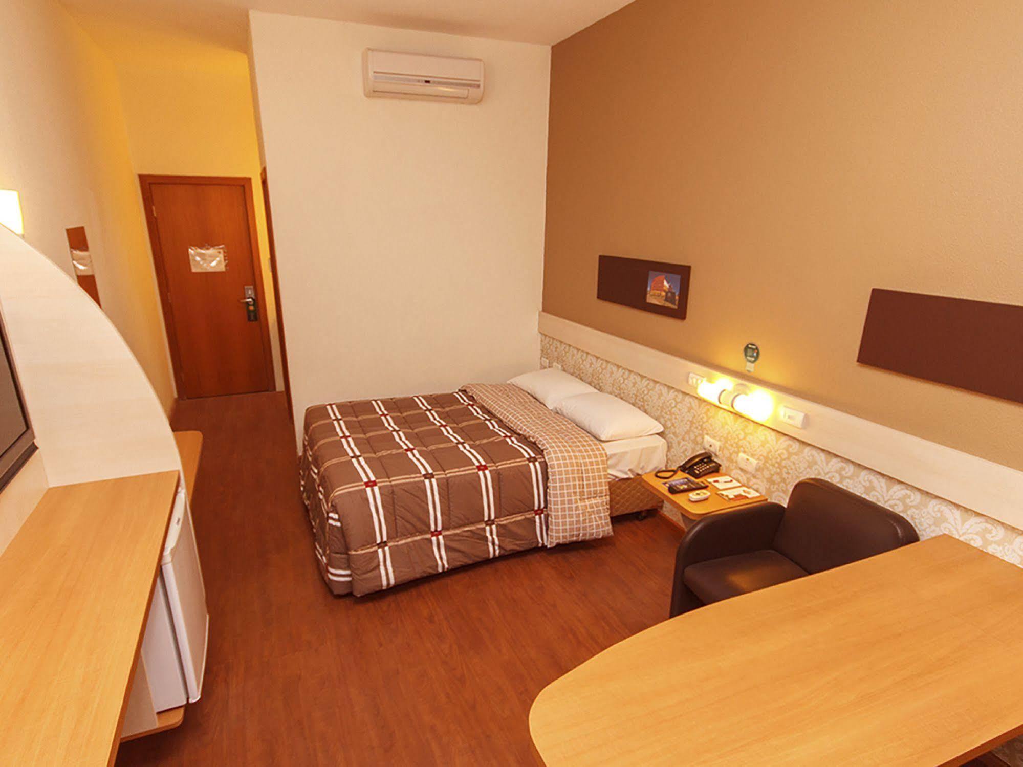 Hotel 10 Dourados Dış mekan fotoğraf