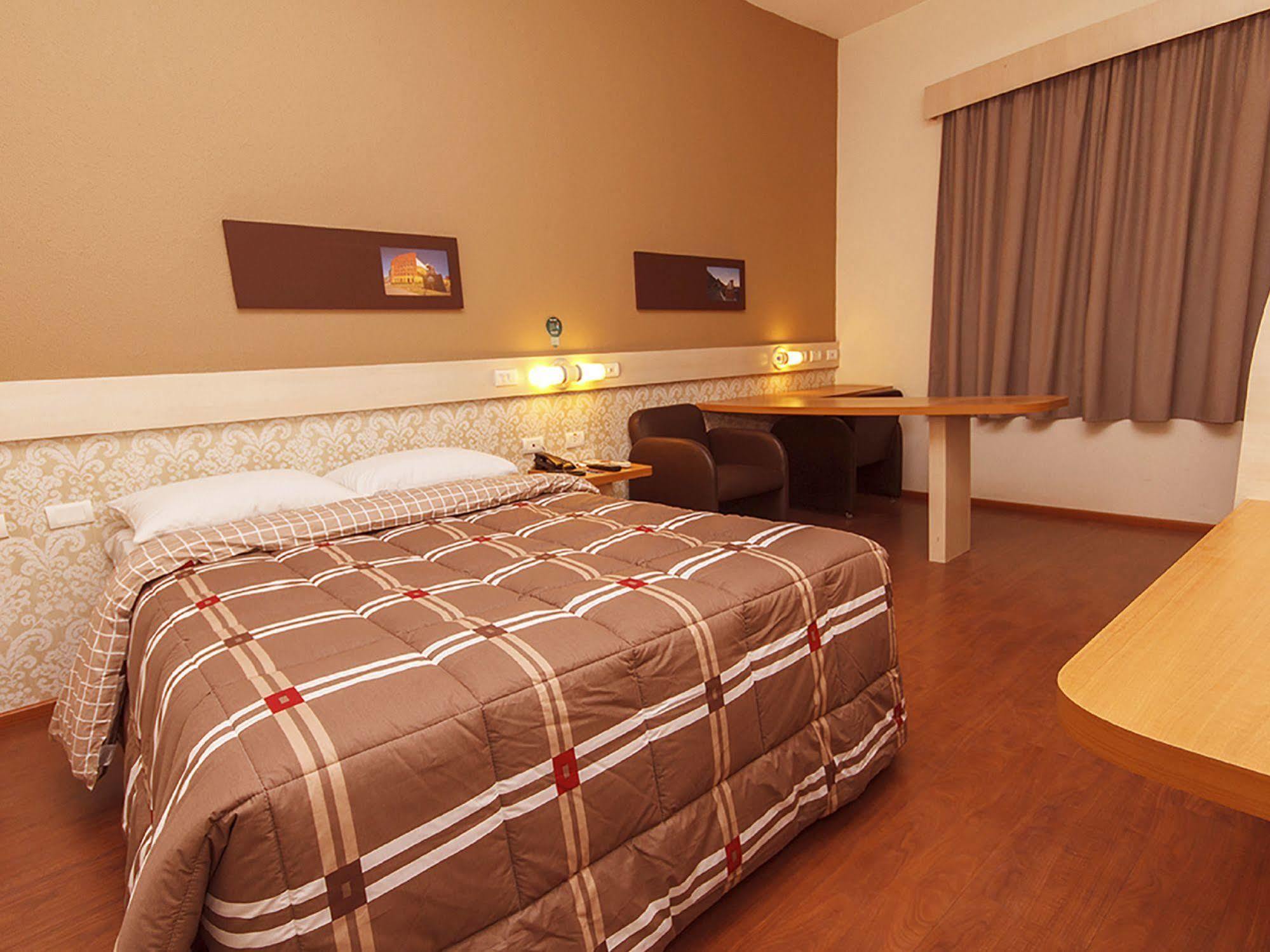 Hotel 10 Dourados Dış mekan fotoğraf