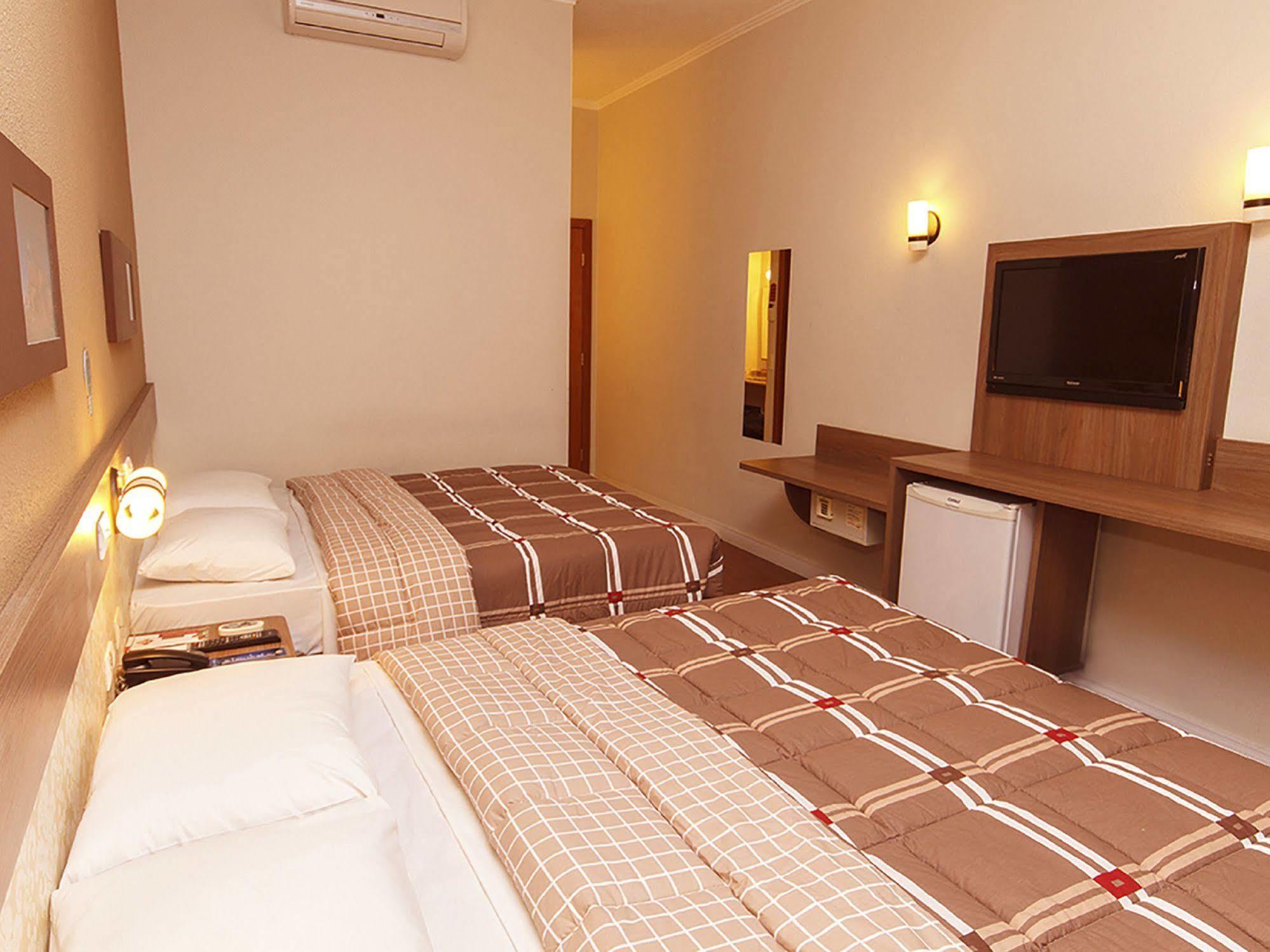 Hotel 10 Dourados Dış mekan fotoğraf