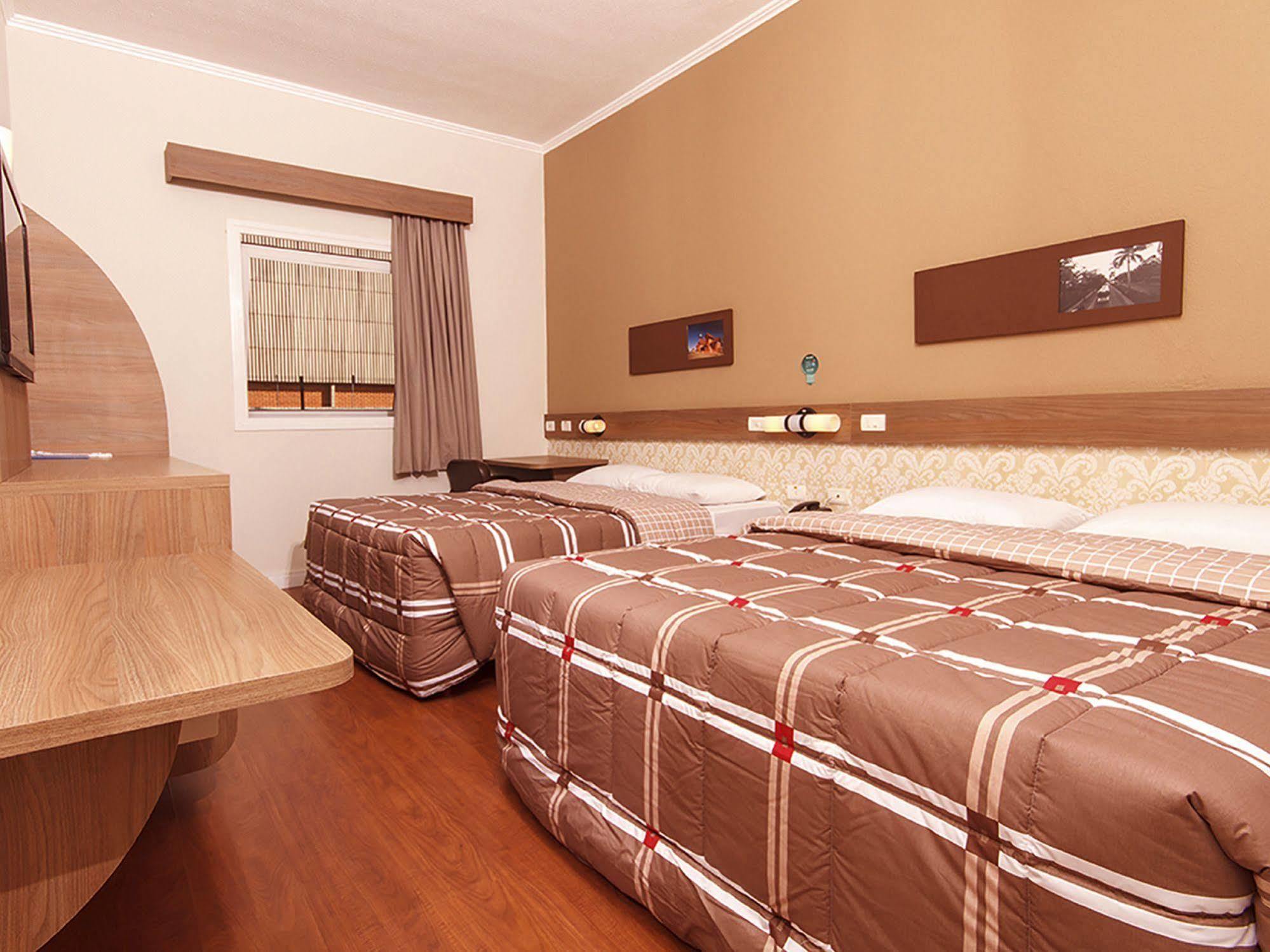 Hotel 10 Dourados Dış mekan fotoğraf