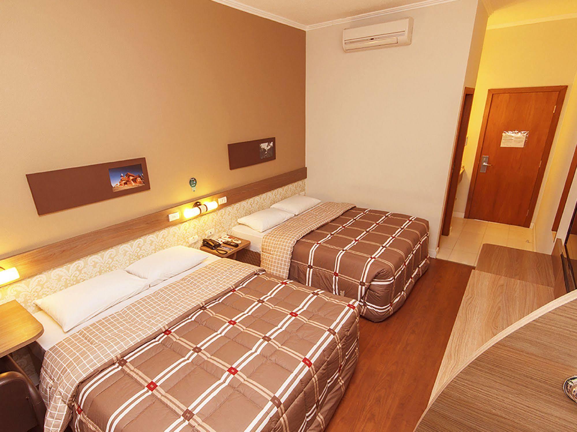 Hotel 10 Dourados Dış mekan fotoğraf